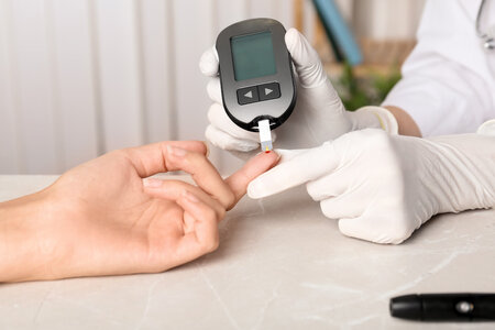106546227_S_diabetes_glucometer_patient_doctor_sugar_level.jpg
